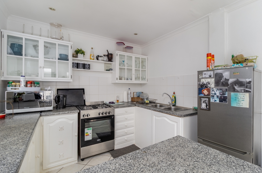 To Let 2 Bedroom Property for Rent in Wynberg Western Cape